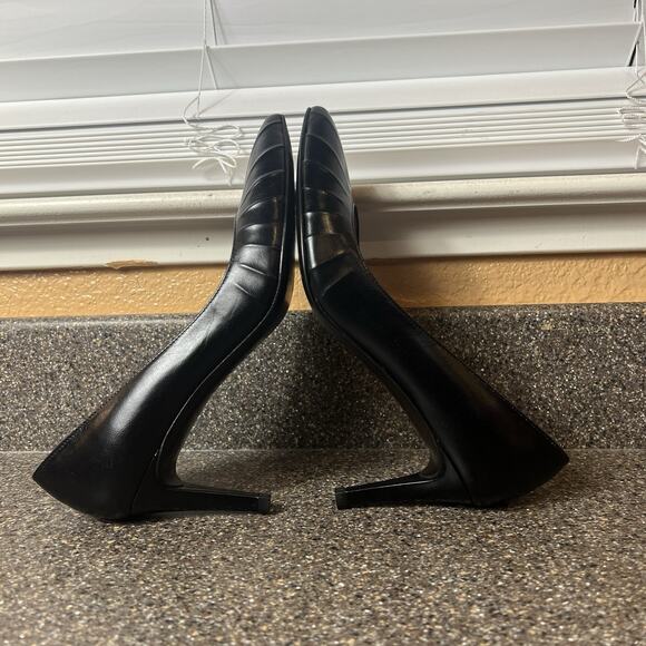 Stuart Weitzman Womens Size 7N Mid Heels Pump Shoes Black Ruched Leather Slip On - Picture 5 of 11